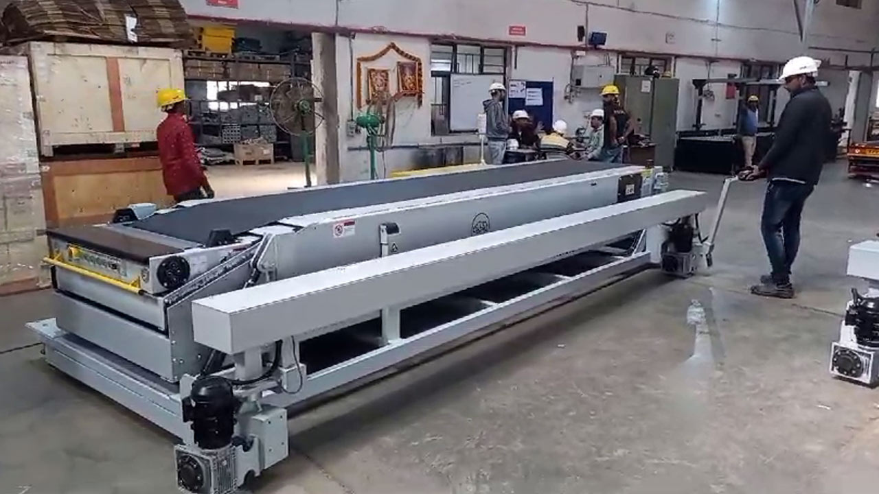 Mobile Telescopic Belt Conveyor With Motorized Movement