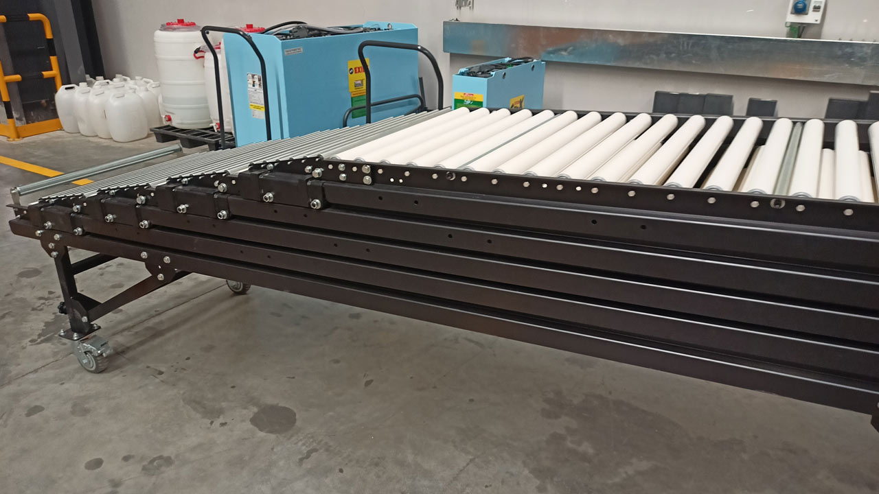 Telescopic Gravity Roller Conveyor